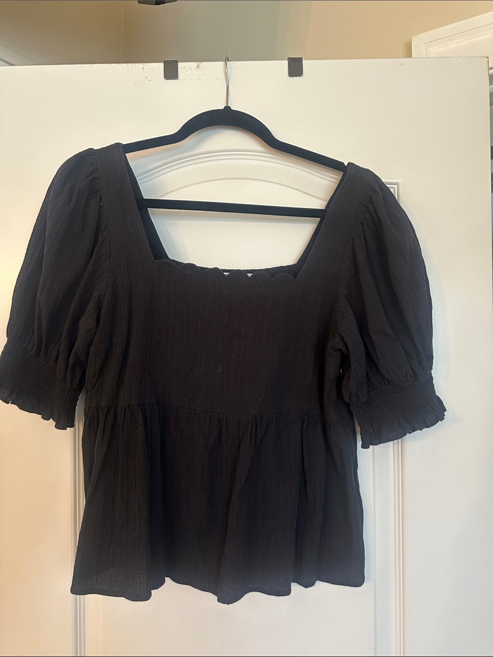 CROSBY by Mollie Burch Black Square-Neck Puff Sleeve Top